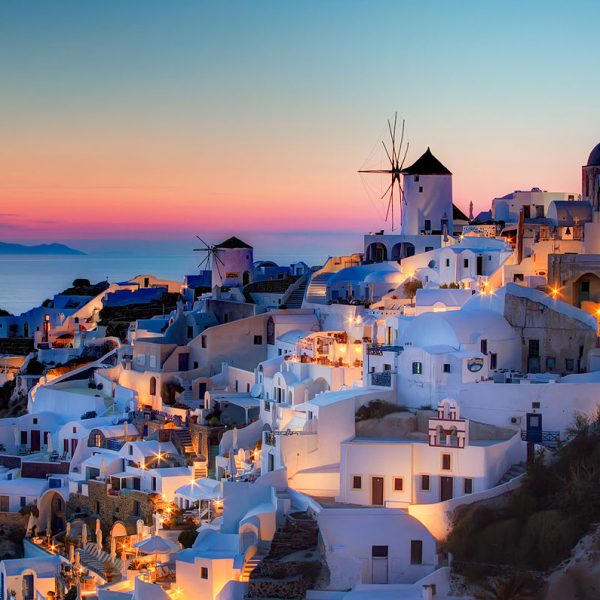 1200px-Oia_Santorini_HDR_sunset-1 1200px-Oia_Santorini_HDR_sunset-1